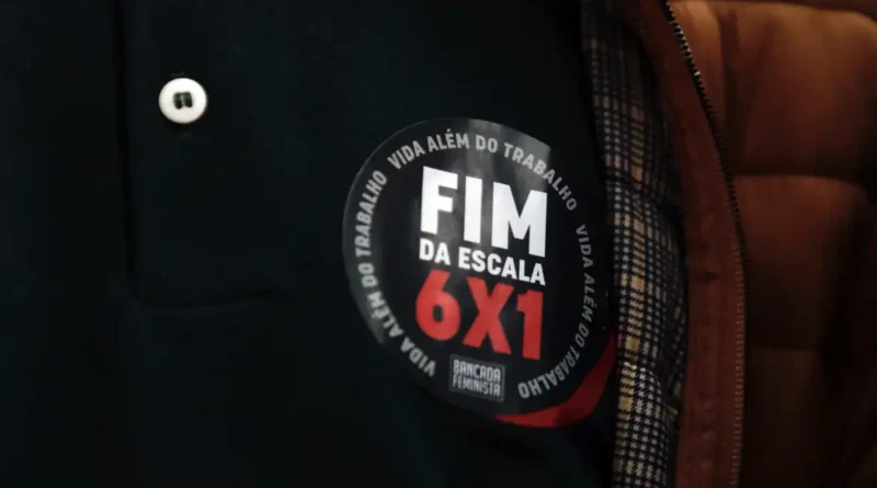 Pesquisa diz que 73% dos brasileiros apoiam fim da escala 6×1 Cerca de 84% dos brasileiros