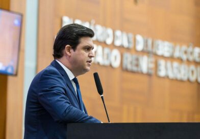 Deputado Thiago Silva apresenta projeto para garantir gratificação a profissionais que atuam na educação inclusiva