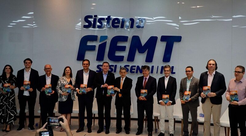 Lançamento de livro reúne economistas e destaca trajetória de desenvolvimento de Mato Grosso