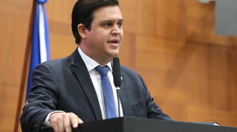 Deputado Thiago Silva garante inclusão com lei que combate recusa de matrícula a alunos com deficiência