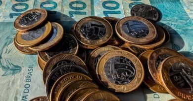 Orçamento de 2027 prevê salário mínimo de 1.741 com aumento nominal de 7,4%