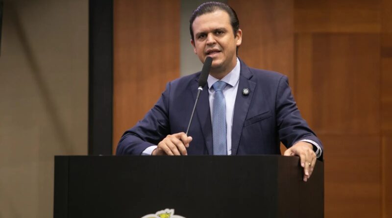 Thiago Silva retorna à Assembleia e destaca projetos em defesa da população