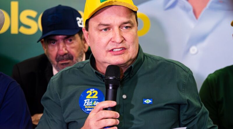 Max busca apoio da oposição para ampliar maioria por reeleição